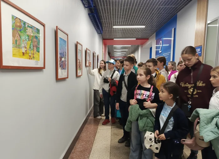«Ожерелье культур народов Приморья»: в ВВГУ открыта выставка школьных работ в сфере искусства